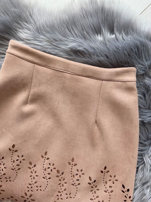 Крутая Юбка замшевая бежевая Италия! С перфорацией! Спідниця замшева