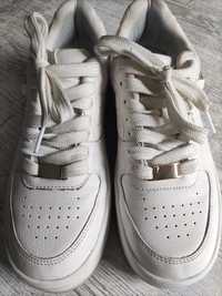Bershka buty koturny białe 37 stan bardzo dobry