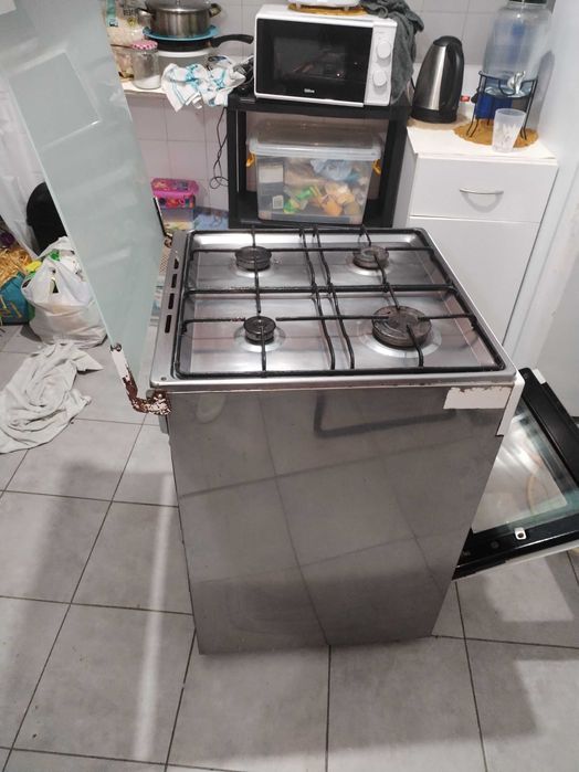 Fogão 4 bocas, funciona bem