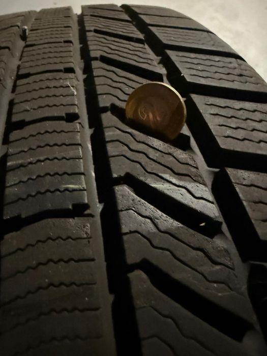 Komplet opon zimowych Continental - 235/45 R18