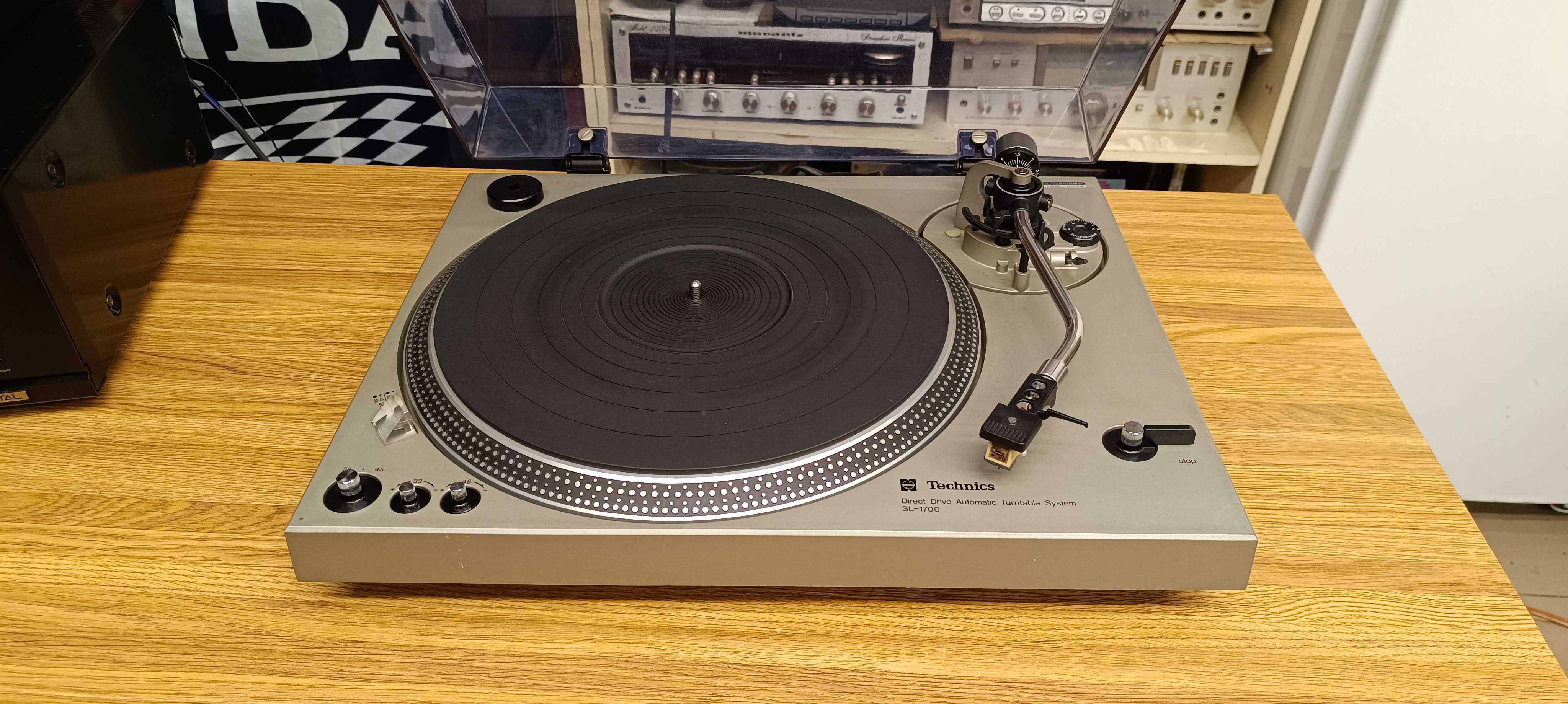 Вініловий програвач Technics SL-1700