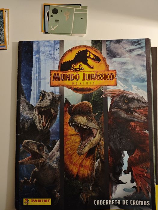 Caderneta Jurrasic Park