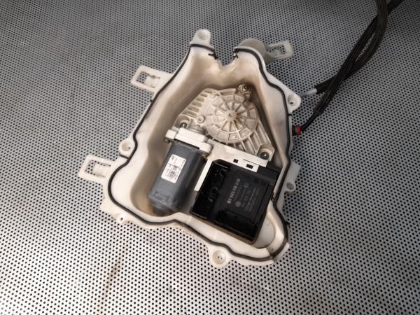 Elevador vidros frente esquerdo SEAT Altea (5P1)