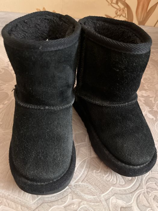 Продам уги  замш теплі