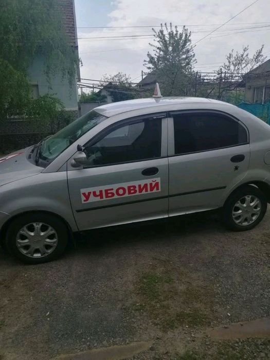 навчальний автомобіль