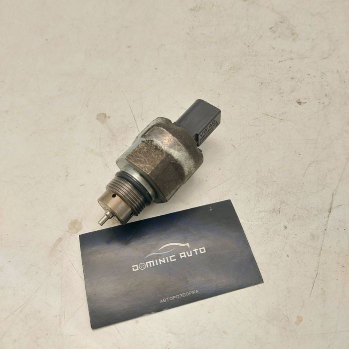 Клапан регулювання тиску паливної рампи Skoda SuperB 2 03L130764A