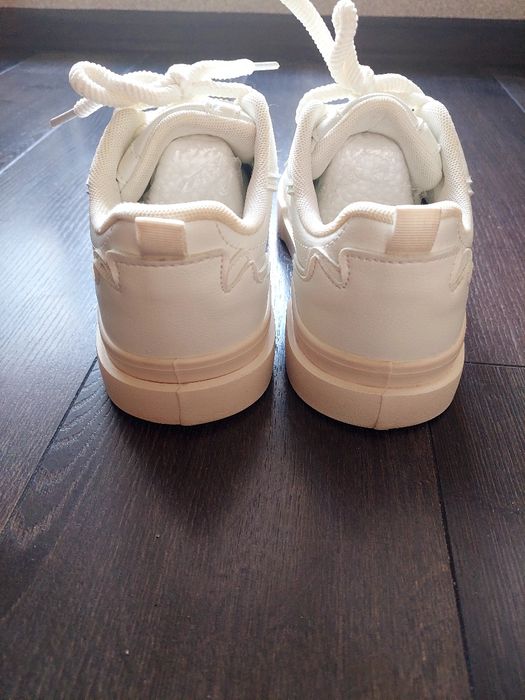 Кеди білі (23,5)