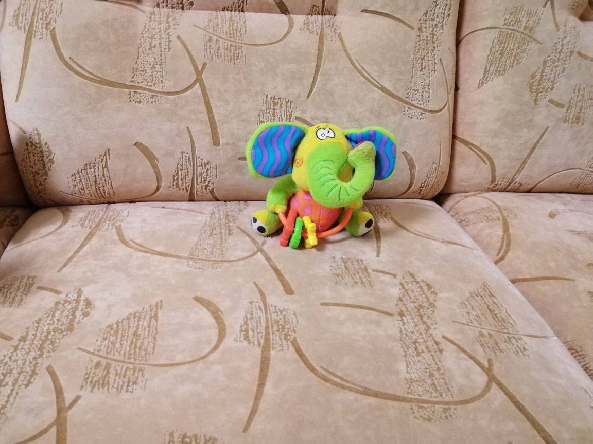 Фирменные развивающие игрушки Toys,Playgro для кроватки,коляски,манежа
