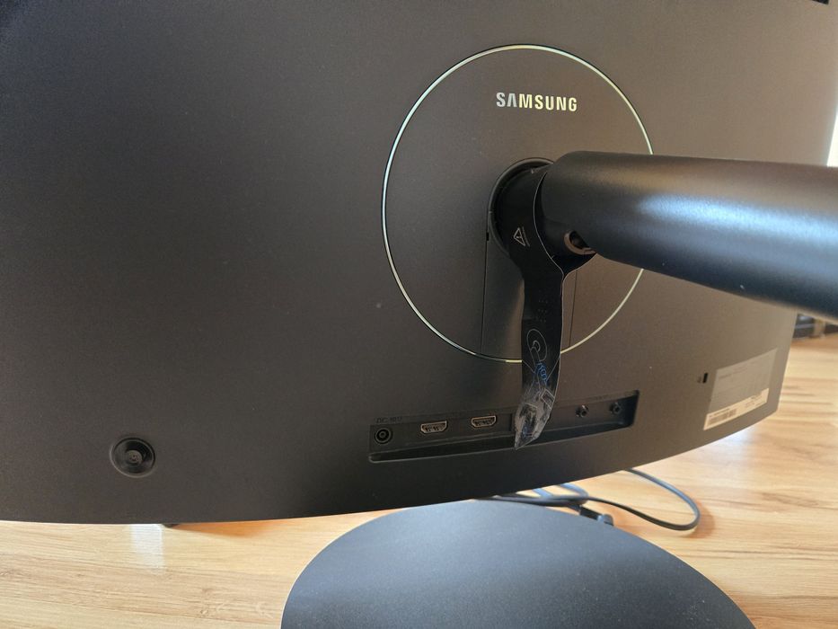 Monitor Samsung C24FG70FQU Curved
