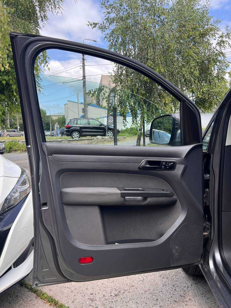 VOLKSWAGEN CADDY в кредит без авансу