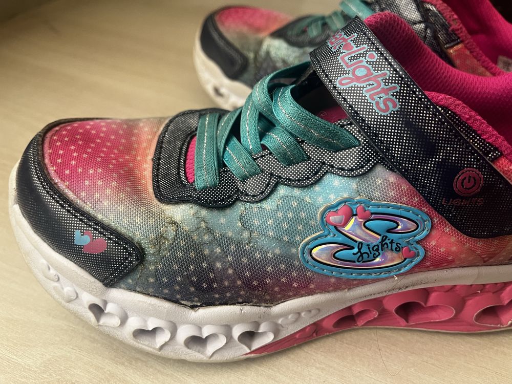 Skechers кросівки 33,5 розмір