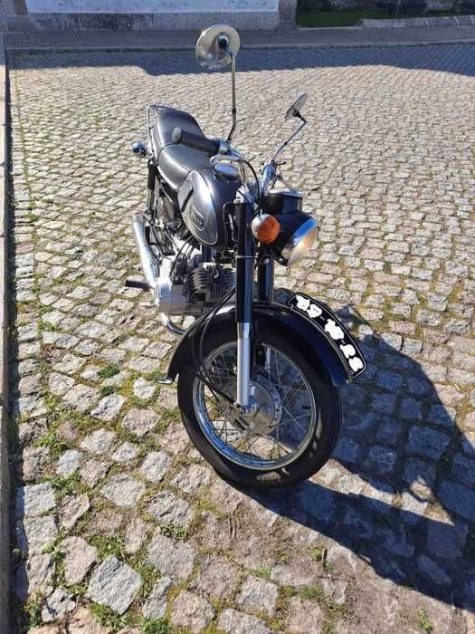 Moto yamaha 125cc clássica de 1971