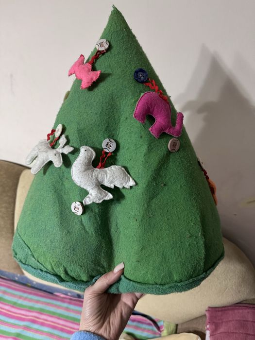 Віддам безкоштовно ялинку з фетру