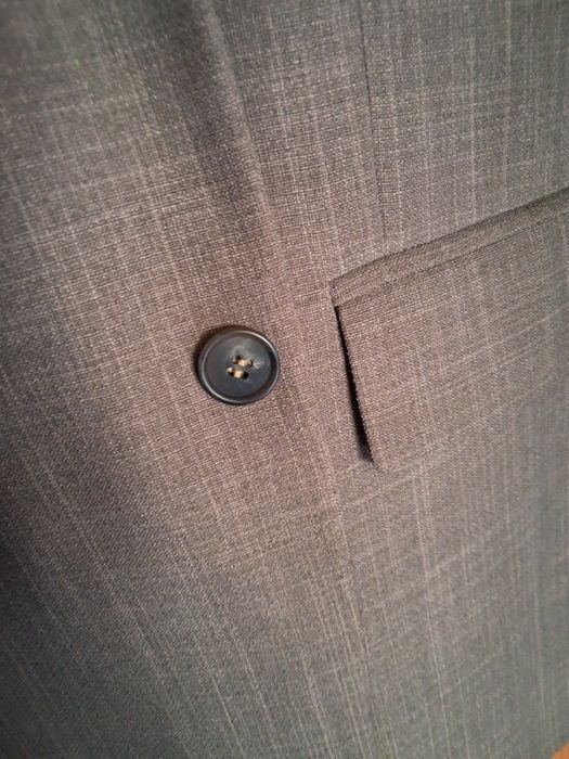 Garnitur męski H&H, szary, elegancki, używany
Garnitur męski H&H, szar