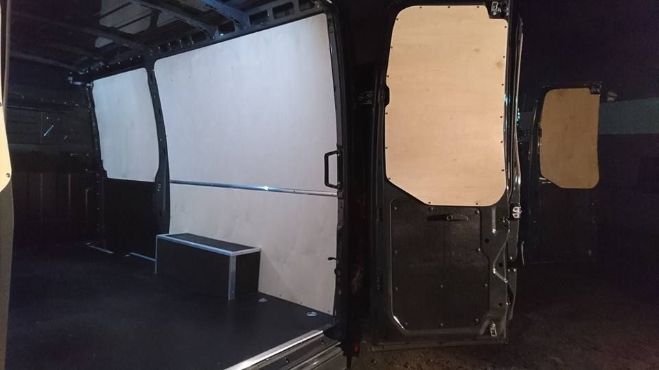 Iveco Daily L4H3 wyłożenie obszaru ładunkowego