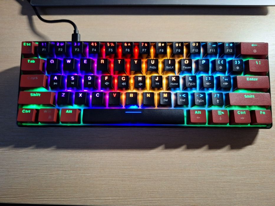 Продаю игровую механическую клавиатуру