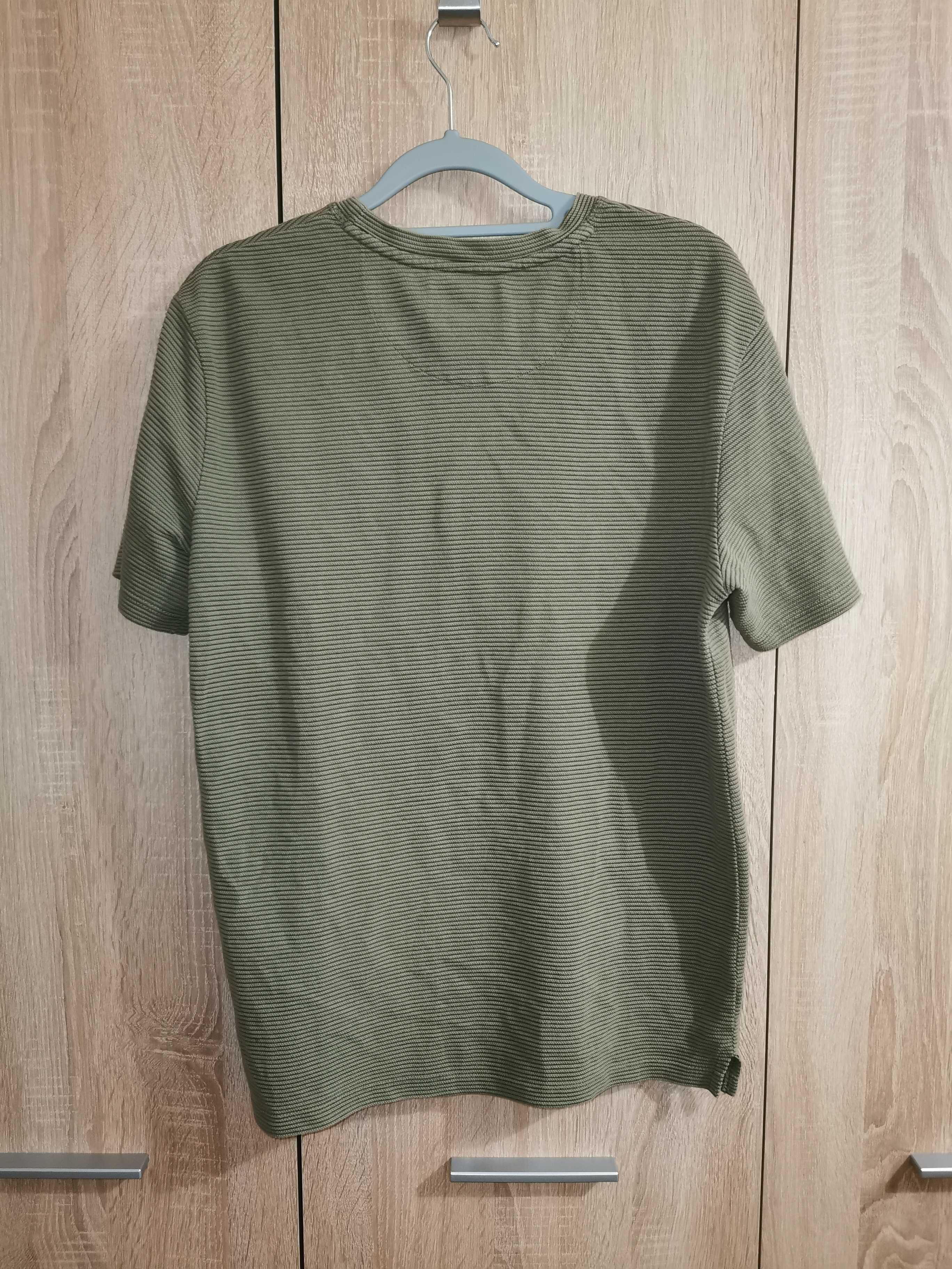 Reserved - t-shirt z prążkowanego materiału - rozmiar S