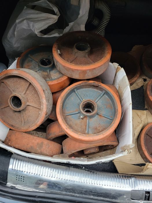 Продам колесо чугунне