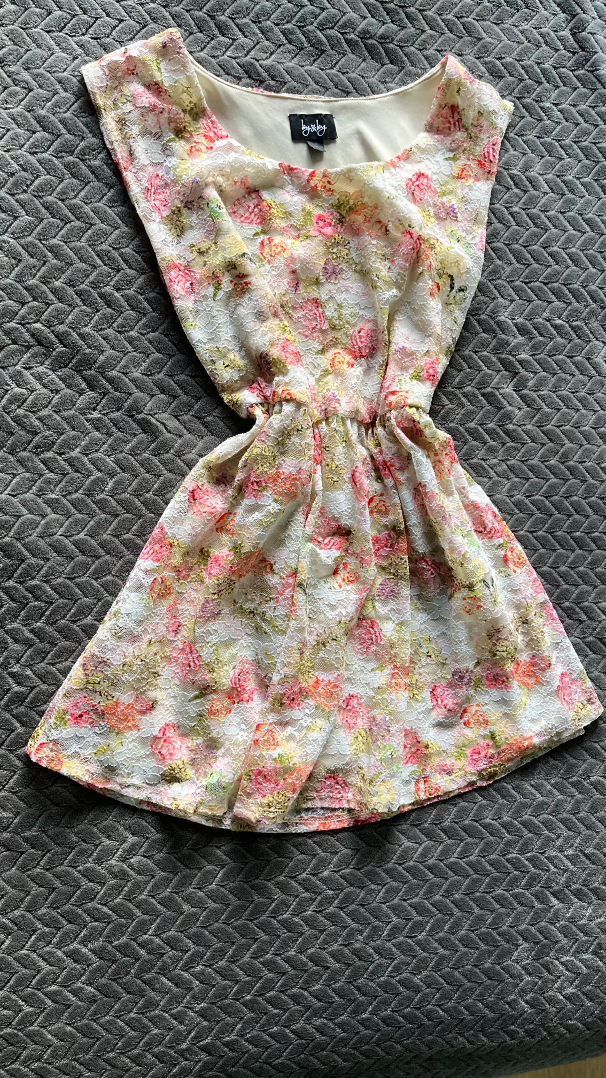 By&By 36 S letnia kremowa sukienka w kwiaty #by&by #kwiaty #sukienka
