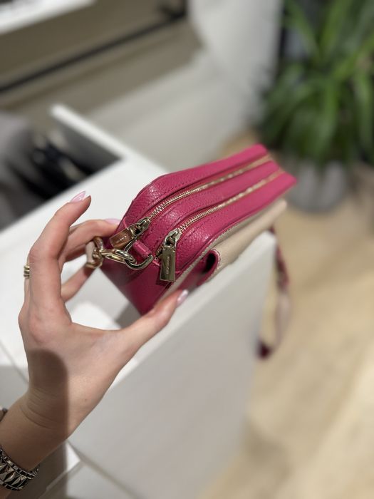 Сумочка крос-боді від Michael Kors