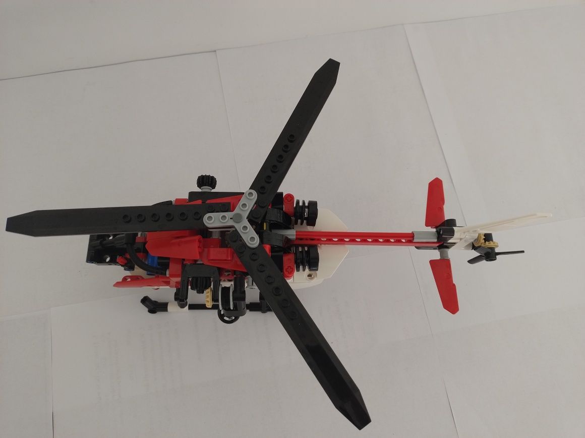 LEGO Technic 2 w 1 42092 Helikopter ratunkowy