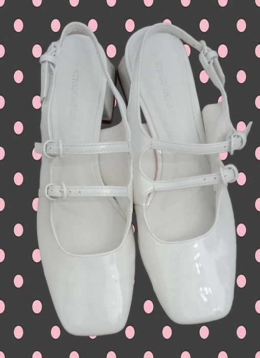 białe buty do tańca na obcasie Stradivarius