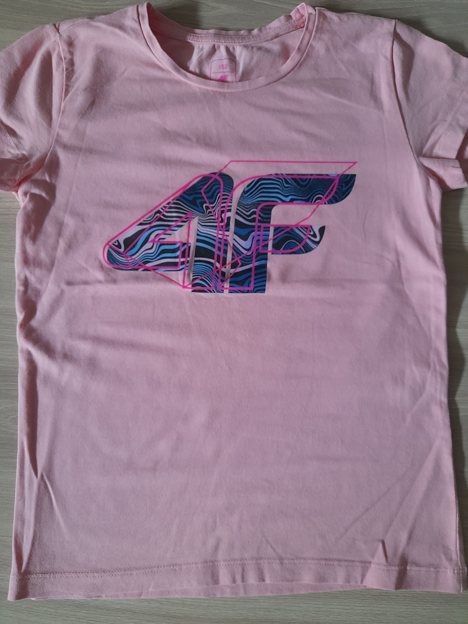 Koszulka,,t-shirt 4f,rozmiar 152 dla dziewczynki
