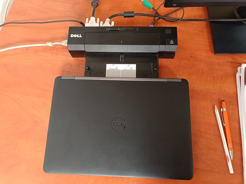 Laptop Dell Latitude E7450 + stacja dokująca