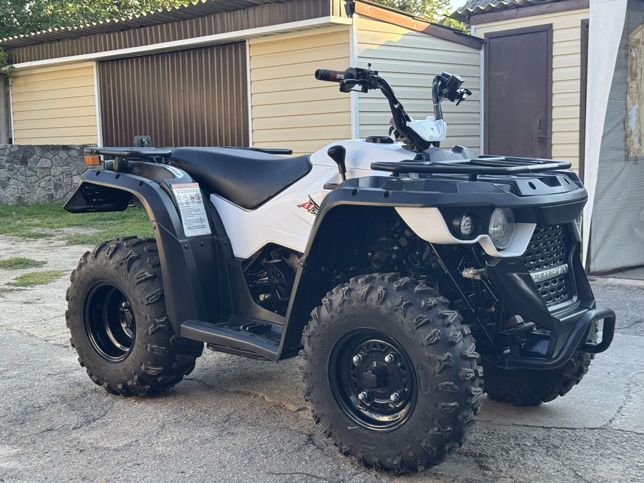 Продам квадроцикл стан нового