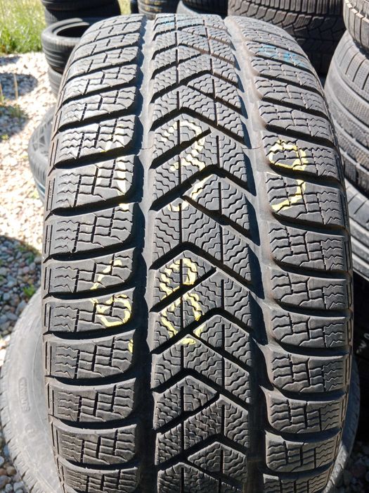 Opona używana 245/45R19 Pirelli Winter Sottozero 3 1szt.