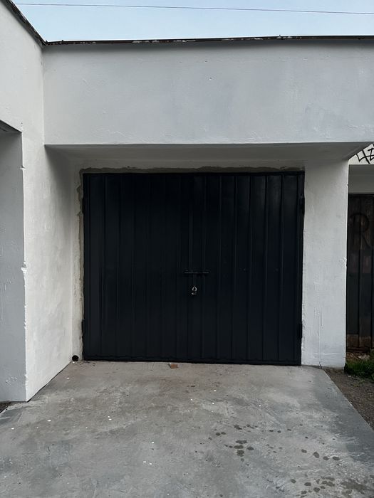 Garaż z kanałem pod warsztat