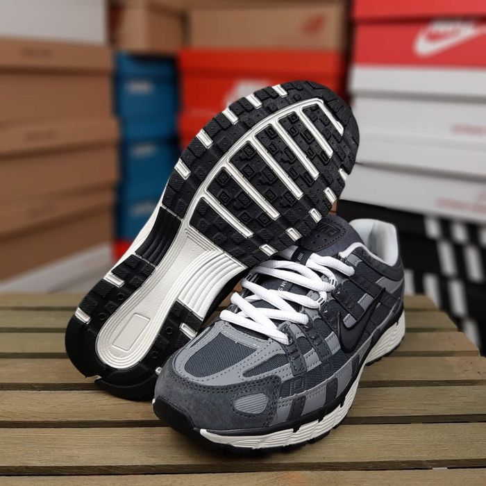 Топові жіночі кросівки Nike P-6000