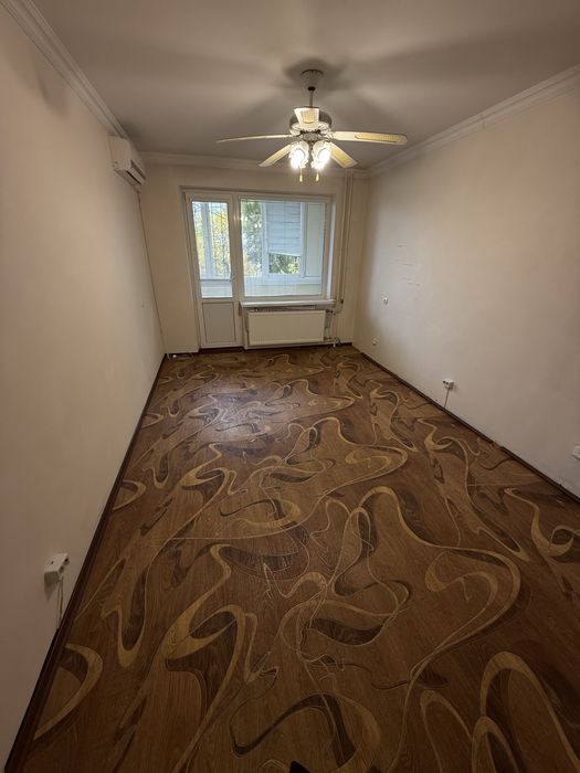 Продаж гарненької  квартири на Митниці