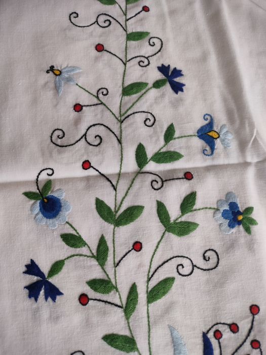 Obrus kaszubski haftowany ręcznie wymiary 145x160