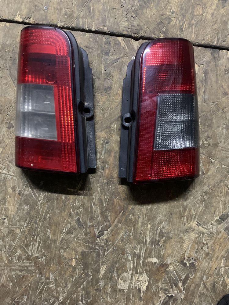 Lampy tył lewa prawa Citroen Berlingo 2003r 2.0hdi