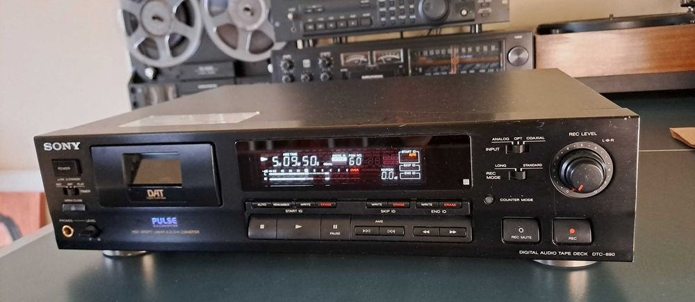 Magnetofon cyfrowy DAT Sony DTC 690 po serwisie (ładny)