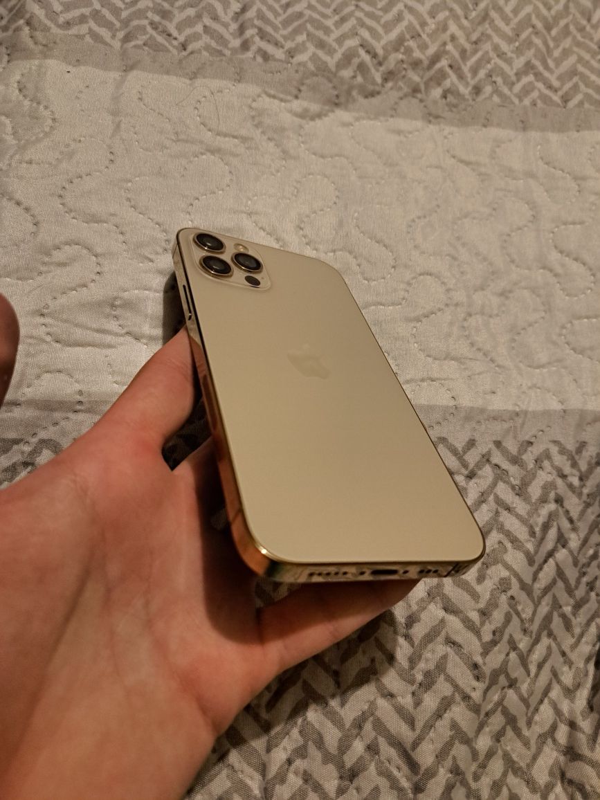 Iphone 12 pro Gold