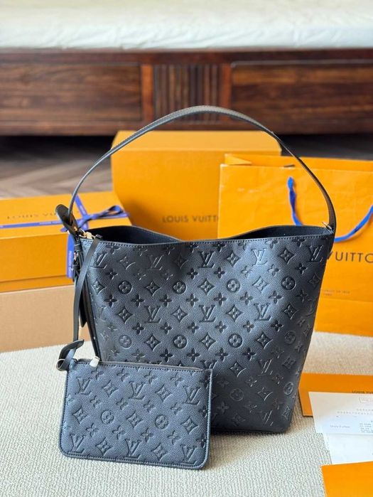 Grande bolsa de couro LV all inbb preta