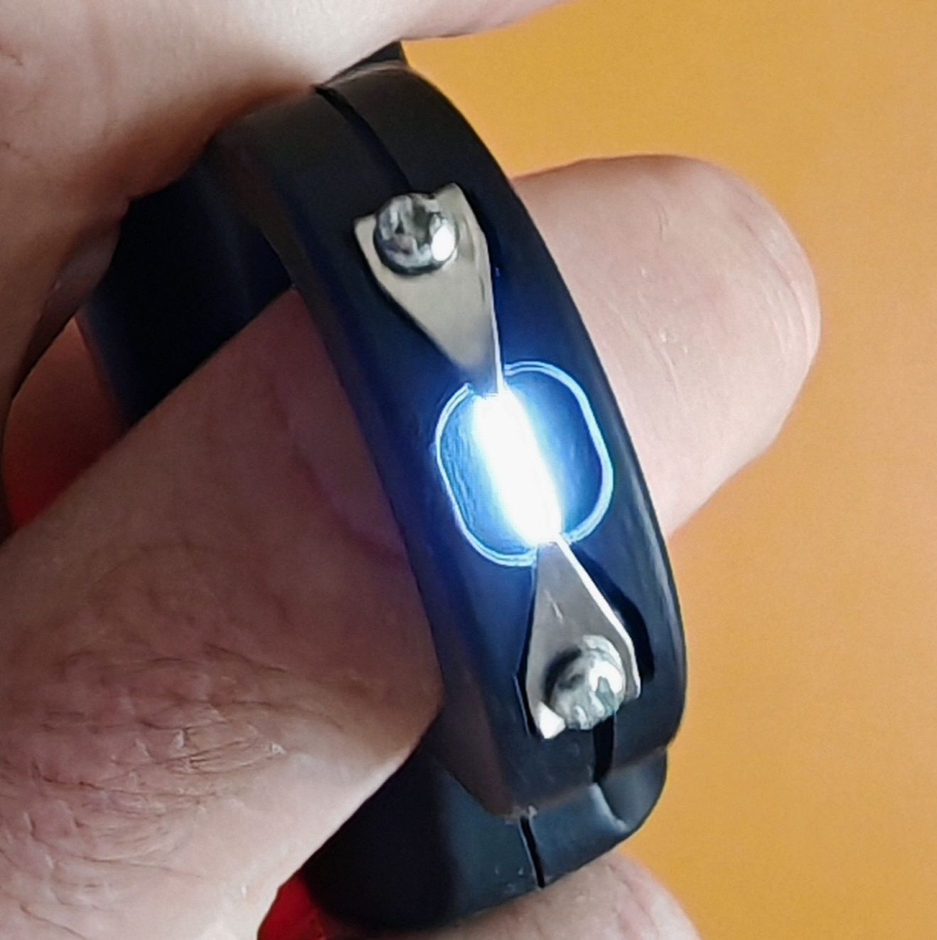 Stun Ring Paralizator - Pierścień Samoobronyy