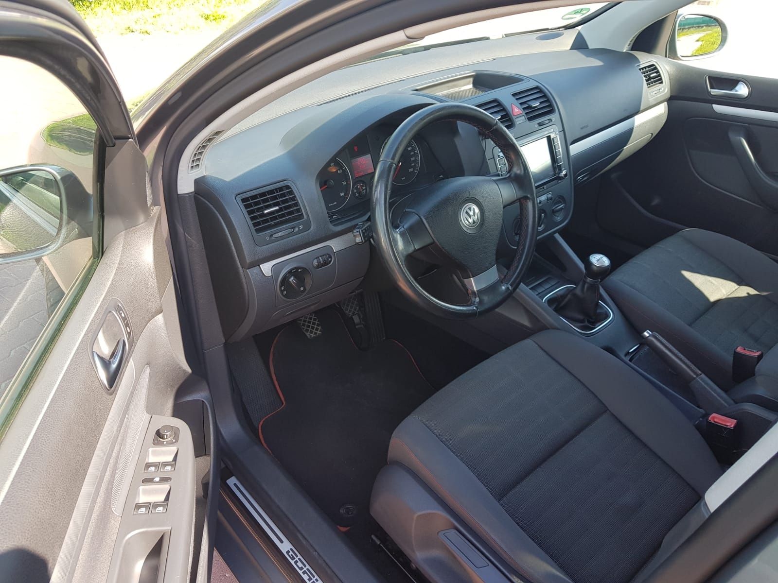 VW Golf V 1.6 MPI 102KM