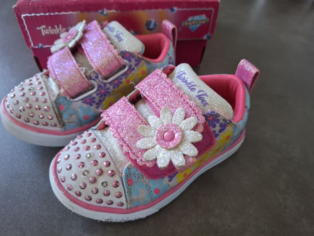 Продам кеди низькі Sketchers
