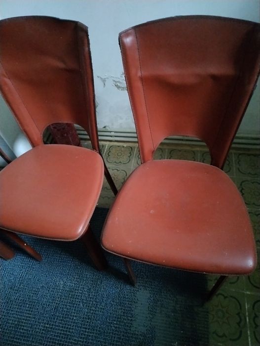 Продам стільці з екокожі