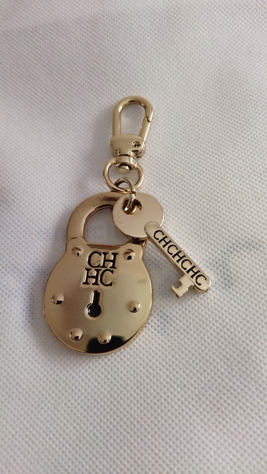 Charm Carolina Herrera