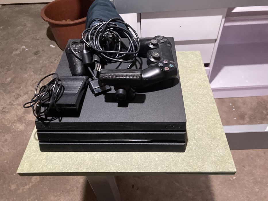 Playsration muinto bom estado.  Aceito propostas