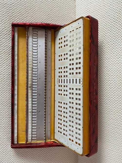 Akordeon Delicia Choral 120B - korpus - klawisze.