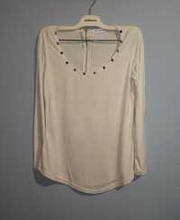 Kremowa bluzka ze zdobieniem przy dekolcie Miss Loona M