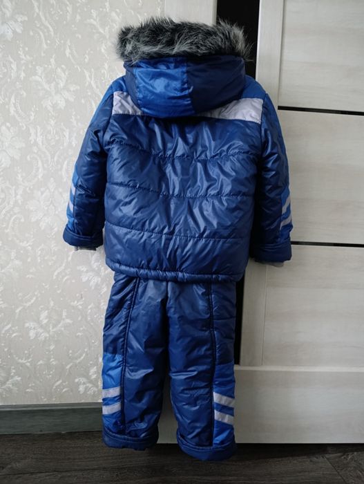 Зимовий комбінезон для хлопчика 98р на овчині синього кольору