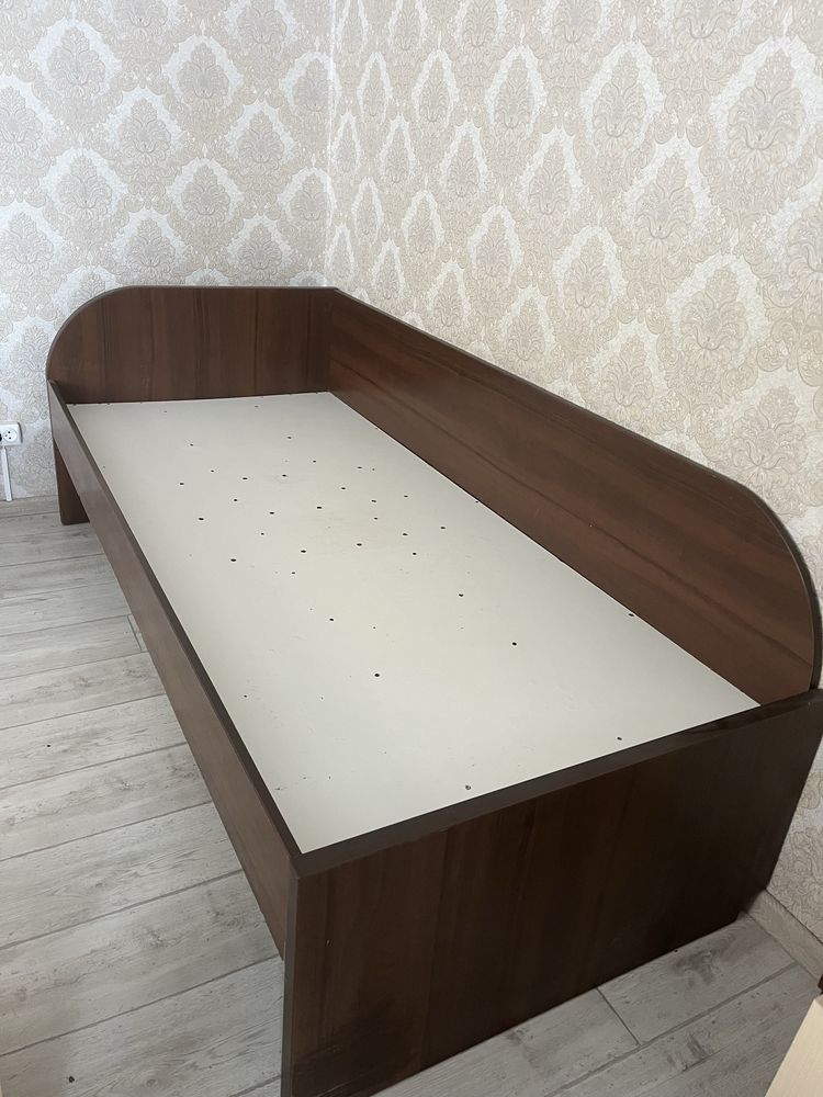 Ліжко односпальне