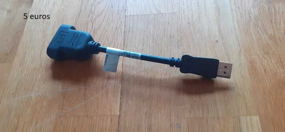 5 cabos HDMI VGA -  3 cabos de 3m, 3,80m e pequeno e outros cabos