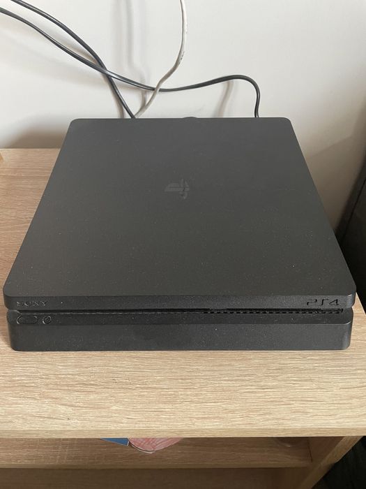 Продам Ps 4 slim 1 tb